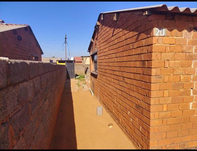 2 BEDROOM PROPERTY TO RENT IN NALEDI EXT 2